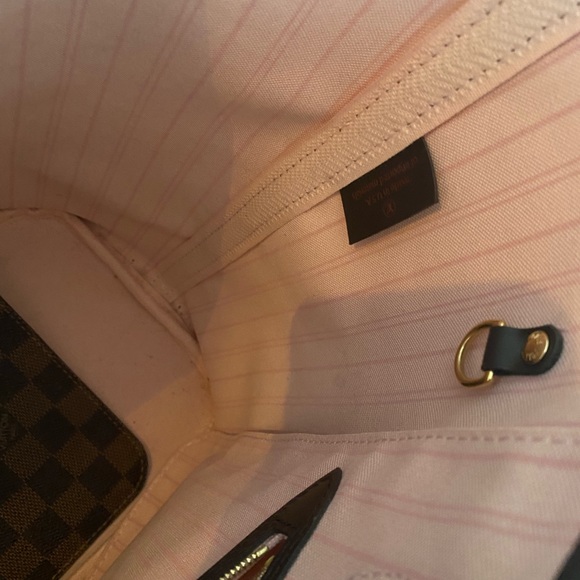 Louis Vuitton Neverfull mm - Picture 7 of 16